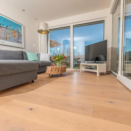 Helle Mit Bergblick & Eigener Terrasse Apartment
