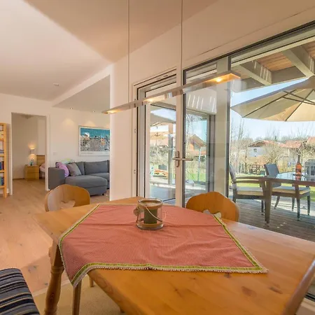 Helle Mit Bergblick & Eigener Terrasse *