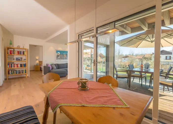 Helle Mit Bergblick & Eigener Terrasse *