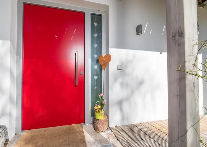 Helle Mit Bergblick & Eigener Terrasse Apartman *